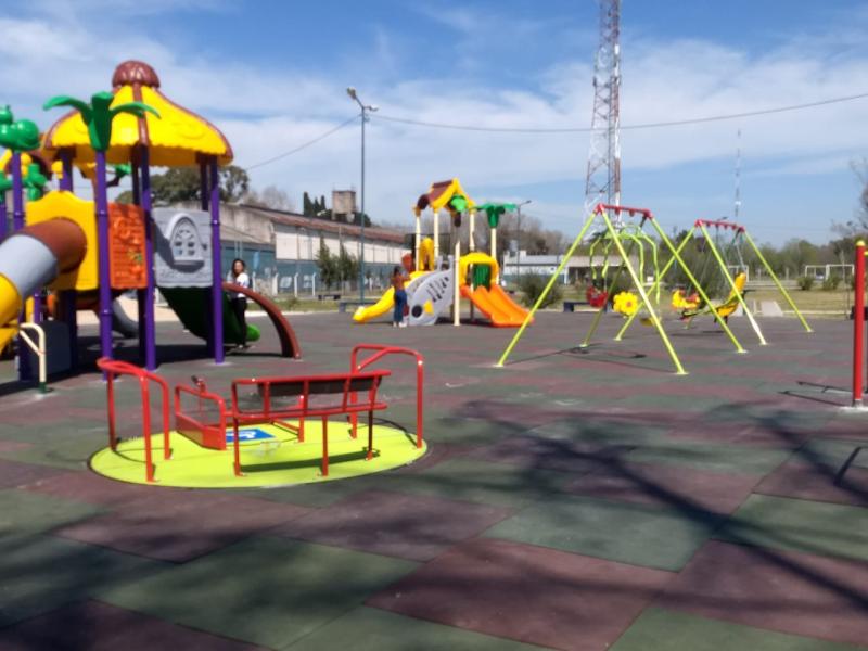 Plaza Lavallol, Baldozas de Caucho